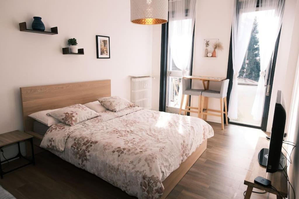 Studio With Lake And Montains Views Free Parking Luino Kültér fotó