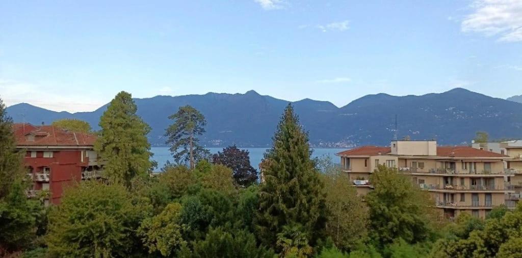Studio With Lake And Montains Views Free Parking Luino Kültér fotó